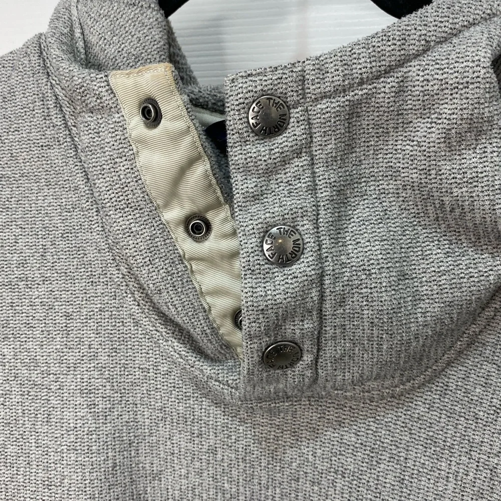 North Face gray hoodie long sleeve top, size large - Picture 3 of 13